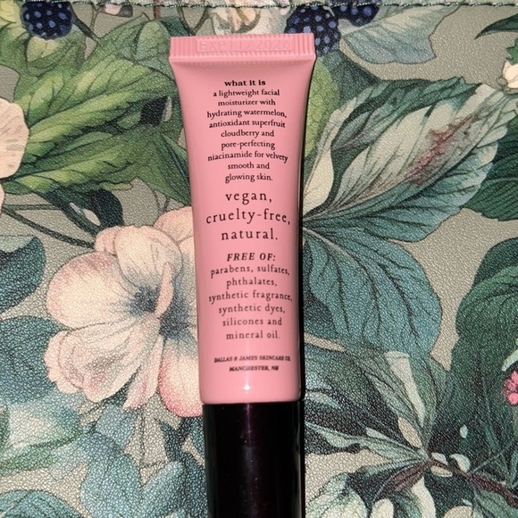 MAKEUP BUNDLE WITH BAG- NEW SKINCARE & MAKEUP PRODUCTS!  🧖🏽‍♀️ 💄 - Picture 4 of 10